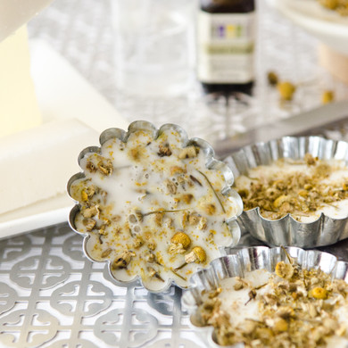 Handmade Chamomile Soaps in 5 Minutes or Less